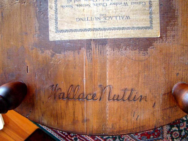 A fine WALLACE NUTTING Comb-Back Windsor Chair, early 20th century — image 4